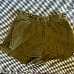 Target universal thread shorts